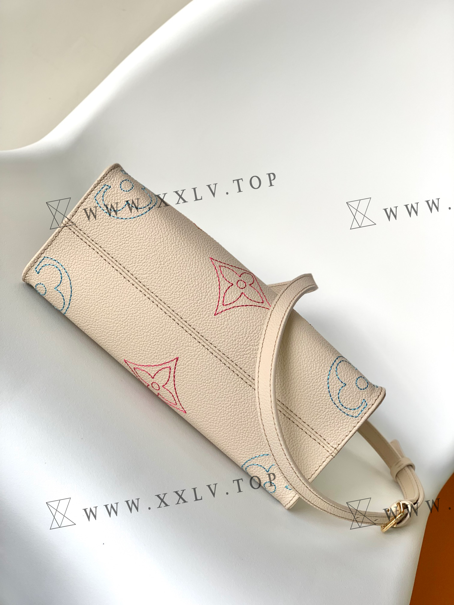 M46629 OnTheGo Small - Image 7