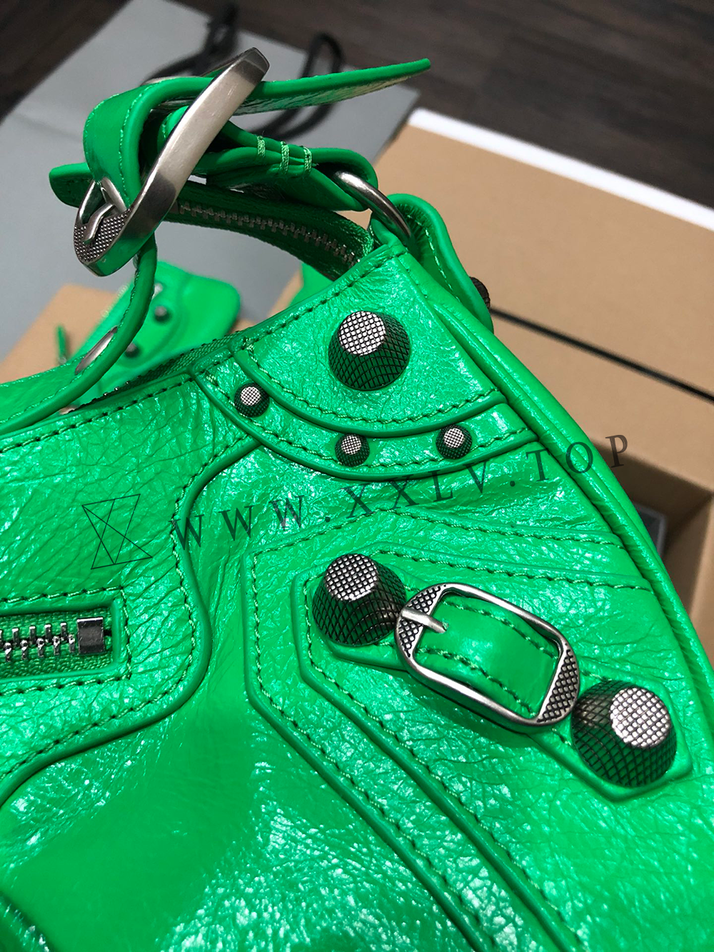 Women’s Le Cagole Large Shoulder Bag in green - Image 4