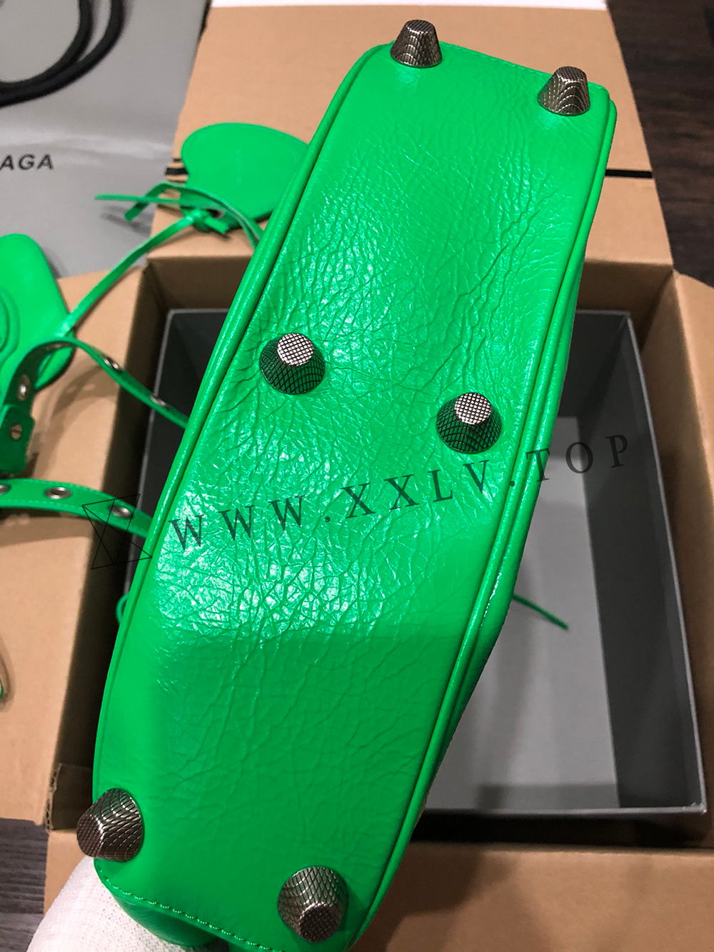 Women’s Le Cagole Large Shoulder Bag in green - Image 3