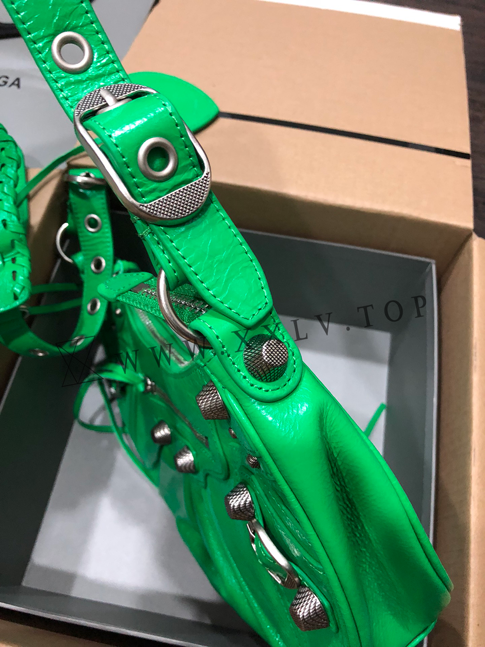 Women’s Le Cagole Large Shoulder Bag in green - Image 8