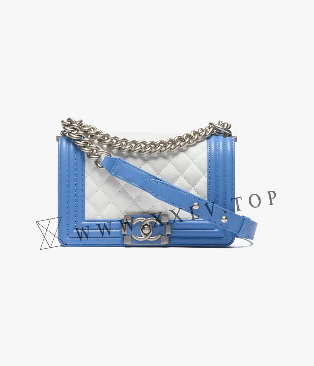 Small BOY CHANEL Handbag - Image 5