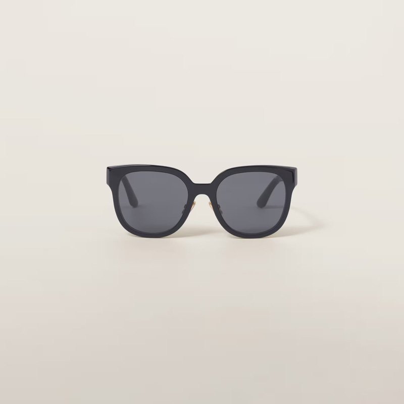 MIUMIU Sunglasses Free Gift with Any 2 Items! Simply order any 2 products, then send a screenshot of your favorite gift style to customer service. We'll add it to your order.